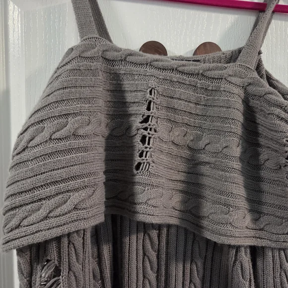 HT Social Collision Grey Cable Knit Destructed Cold-Shoulder Sweater Dress- XL - Picture 6 of 8